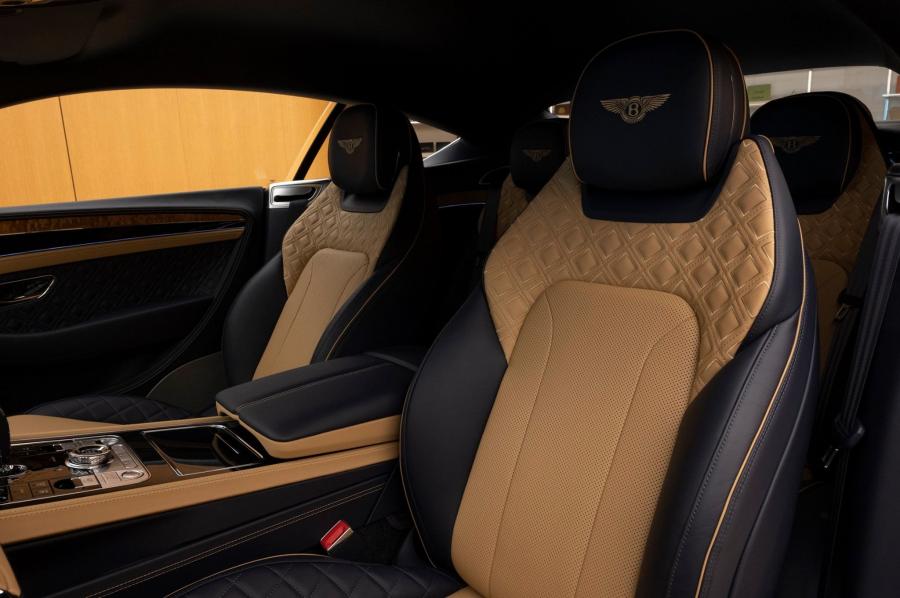 Интерьер Bentley Continental GT 2020 года  (UAE) (фото 9 из 10)
